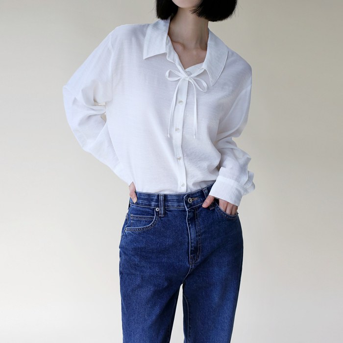 Neckline loop shirt