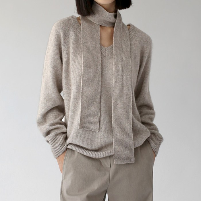 Raccoon muffler set v-neck knit